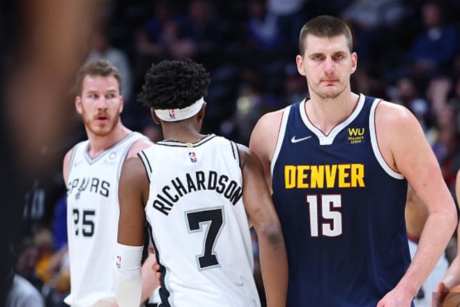 的双引擎下 的双引擎下