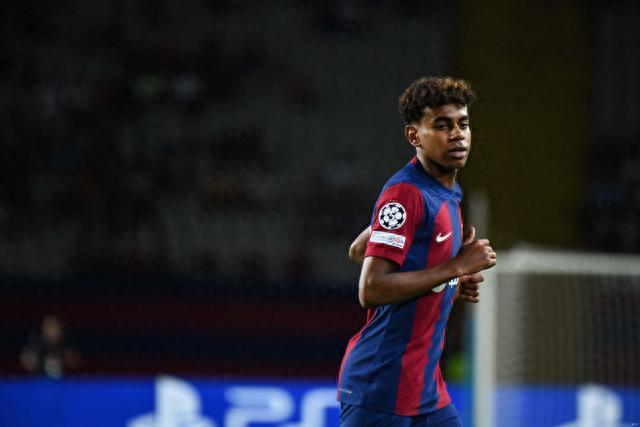 迫使侧翼收 迫使侧翼收