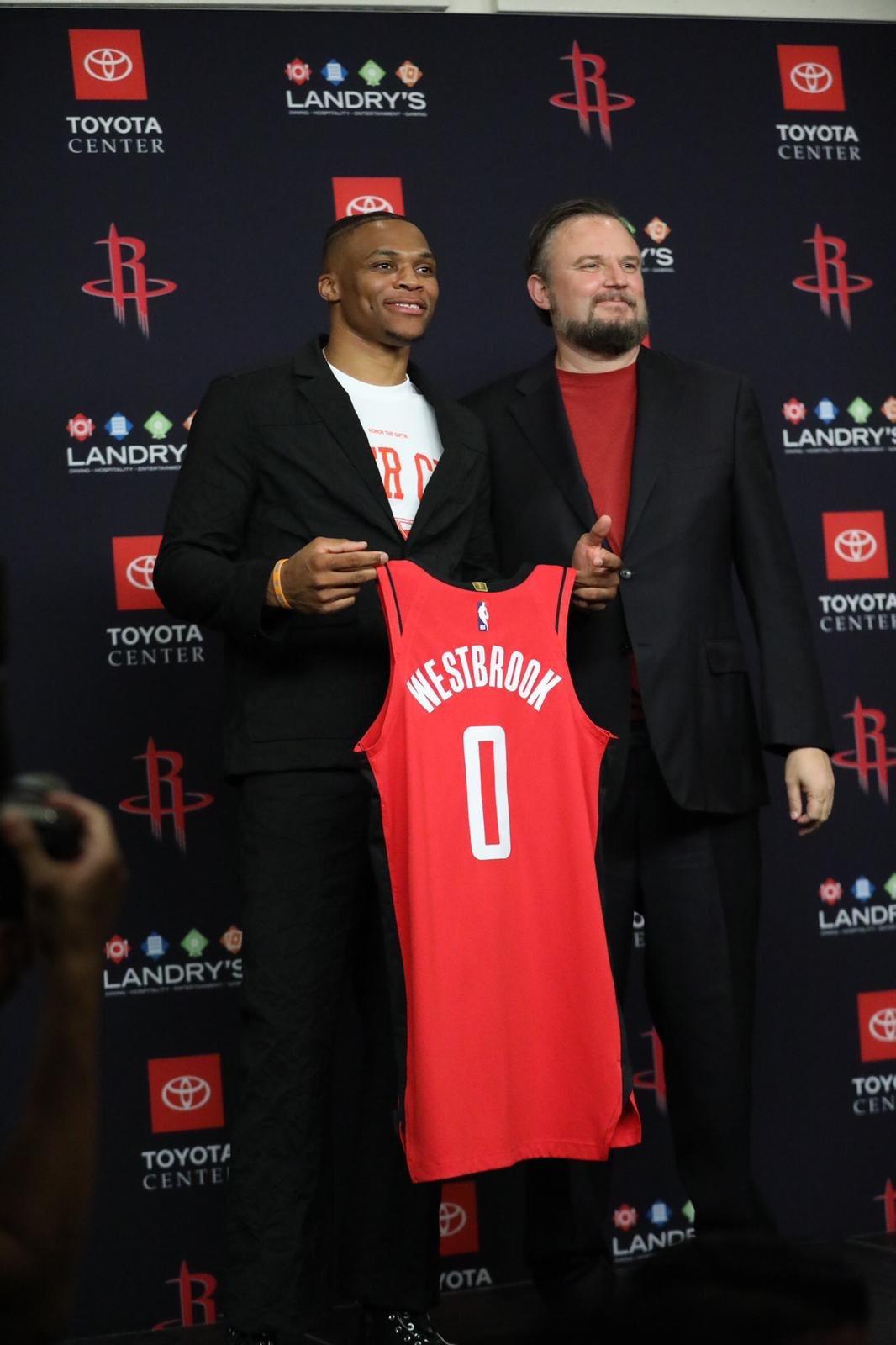 腰的站位前 腰的站位前